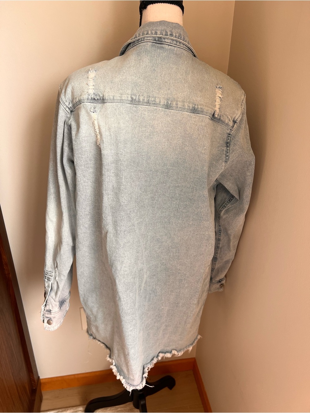Denim shacket 💙 - Picture 5 of 8